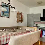 شقة كيتز ريسيدينز توب 6 *