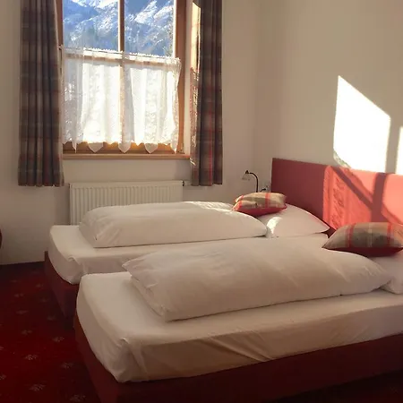 كيتز ريسيدينز توب 6 كابرون