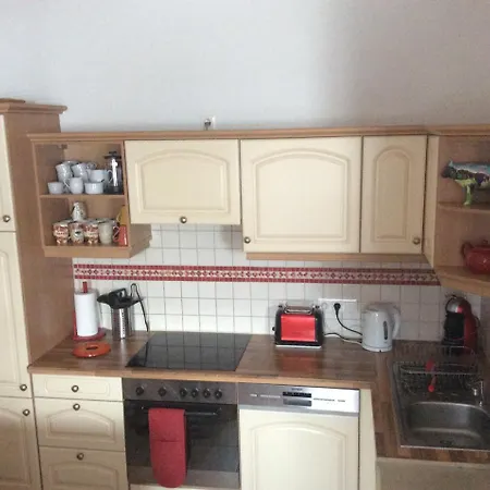 كيتز ريسيدينز توب 6 *